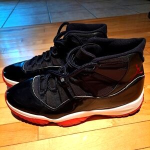 Air Jordan 11 'Bred' size 10.5